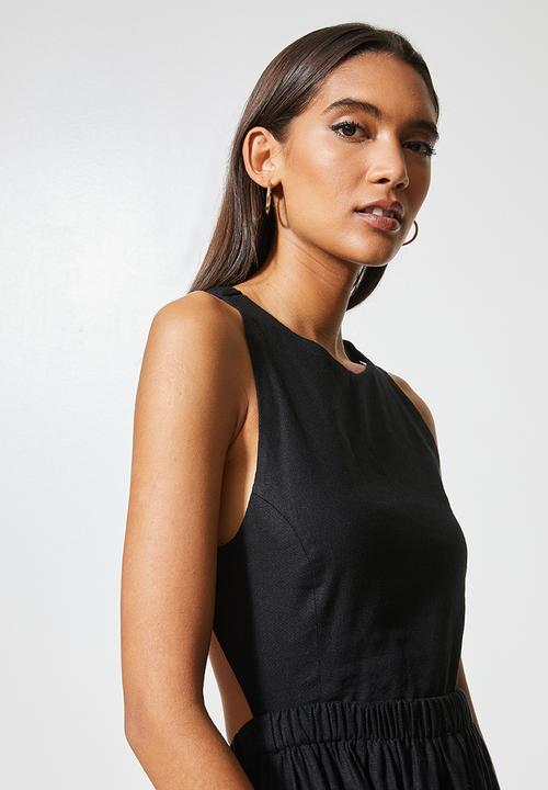 VELVET - Cross over back strappy fit & flare midi - black 