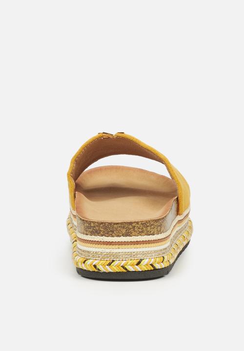 Miss Black - Prima1 flatform slide - yellow
