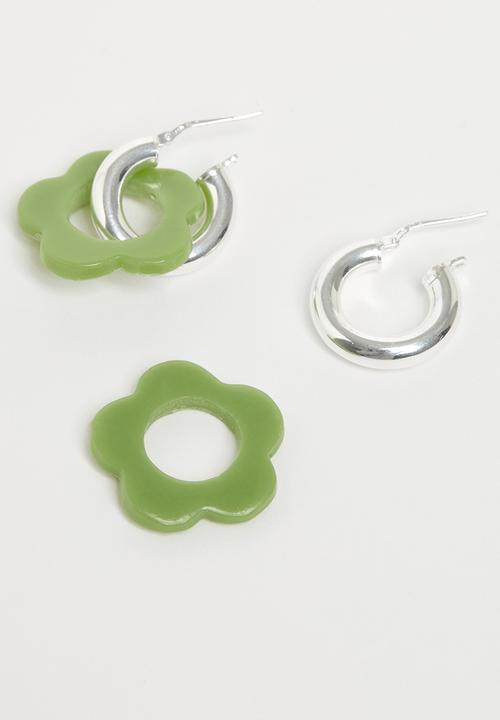 Pina Jewels - Sterling silver hoops bottle green daisy earrings - green