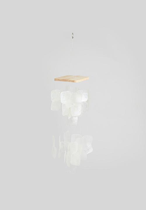 H&S - Shell wind chime - clear