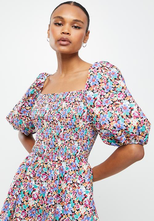 Missguided - Shirred puff sleeve floral playsuit - multi