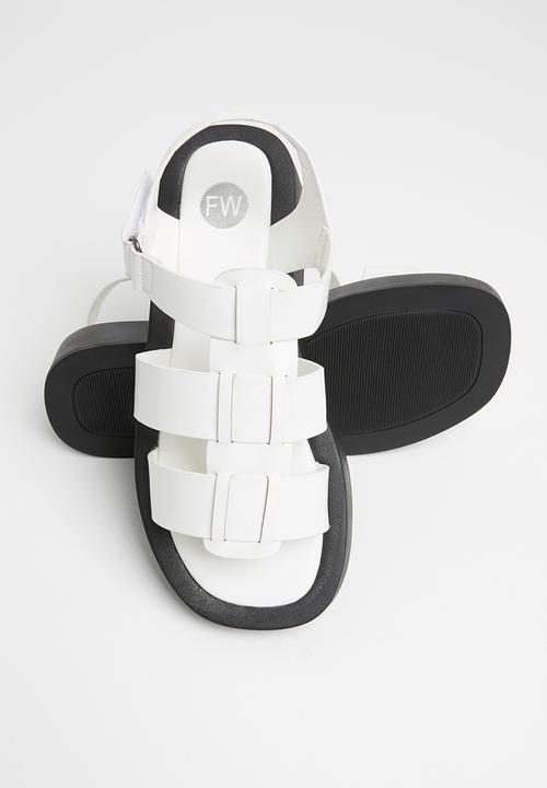 Footwork - Quest gladiator flatform sandal - white