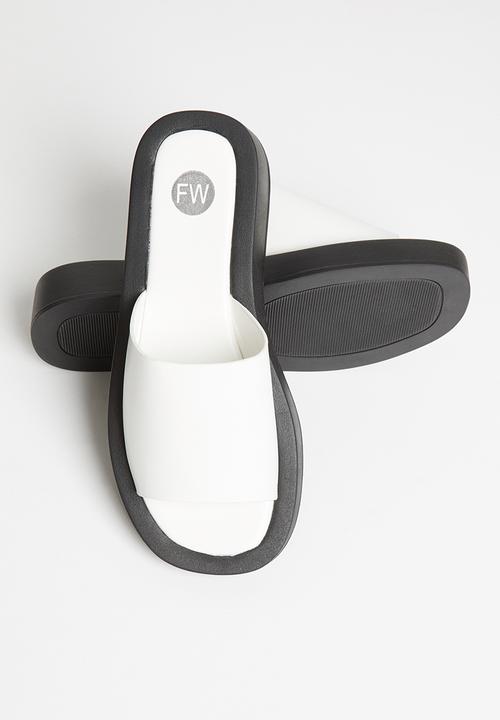 Footwork - Queeny flatform slide - white