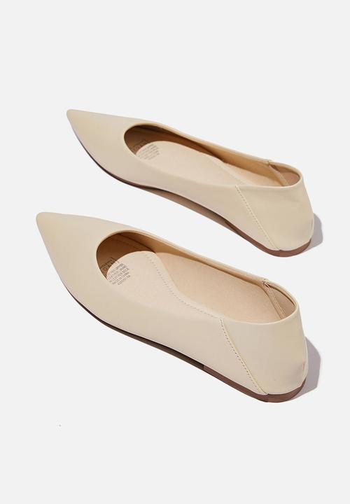 Cotton On - Soft back point - butter pu