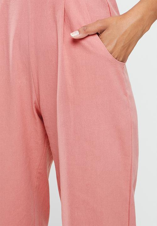 Missguided - Sleeveless frill culotte jumpsuit - pink