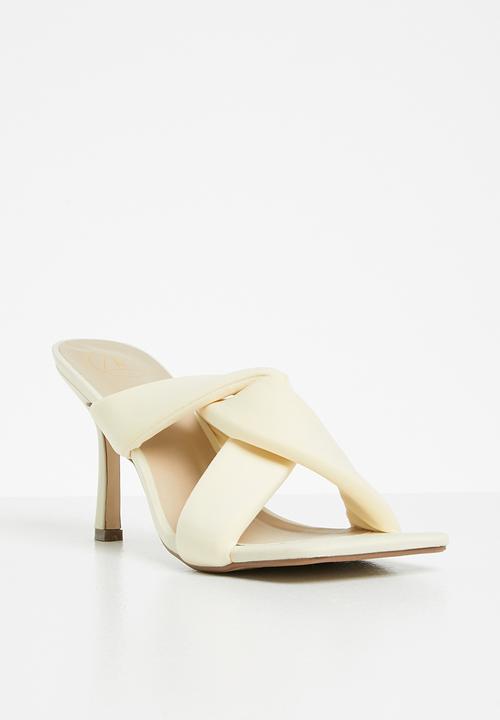 Missguided - Knot square toe heeled sandal - cream