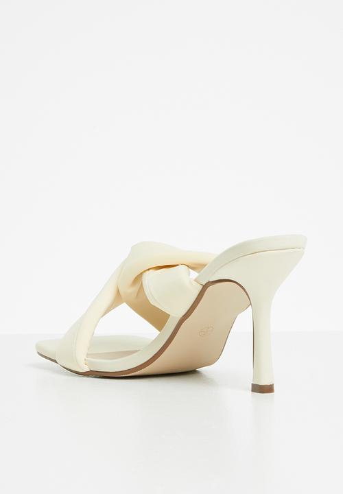 Missguided - Knot square toe heeled sandal - cream