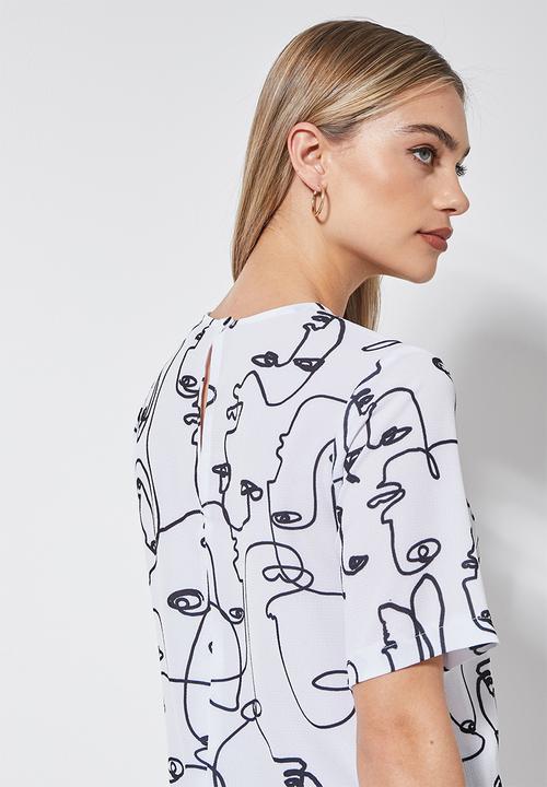 Superbalist - Printed basic woven tee - white & black 