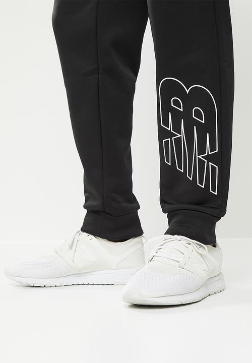 New Balance  - Tenacity fleece pant - black