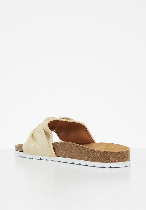 Miss Black - Burq3 slide - neutral