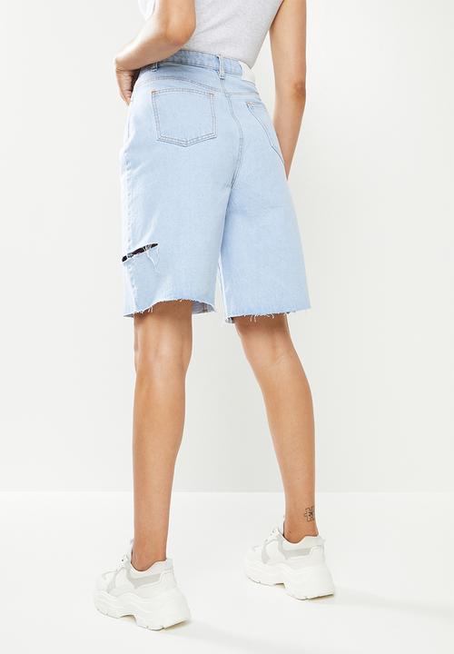 Missguided - Full longer length raw hem ripped short - light blue