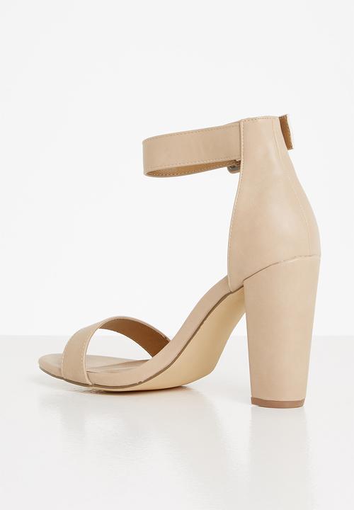 Madison® - Astrid ankle strap block heel - neutral