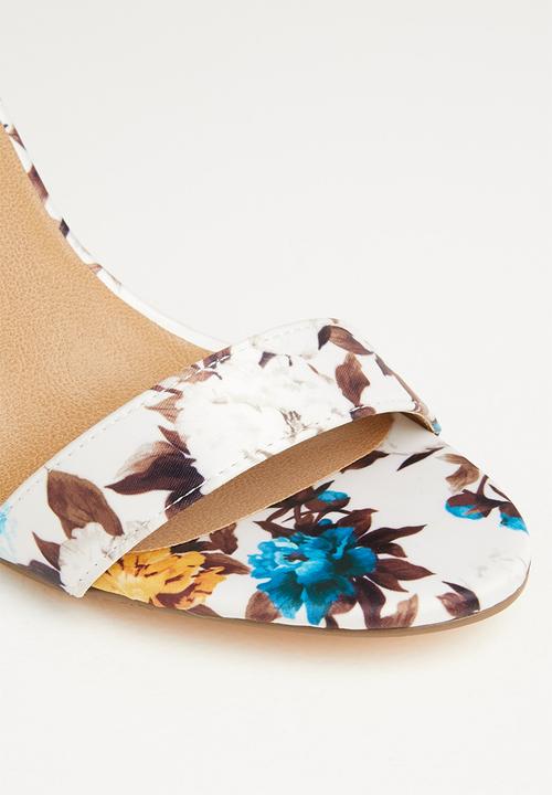 Madison® - Astrid ankle strap block heel - blue floral
