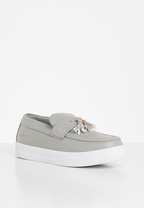 Jonathan D - J tassel - grey