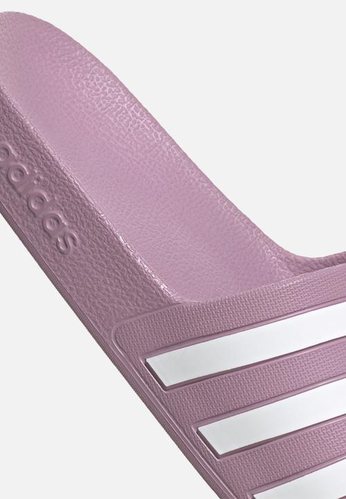 adidas Originals - Adilette aqua - cherry met./ftwr white/cherry met.