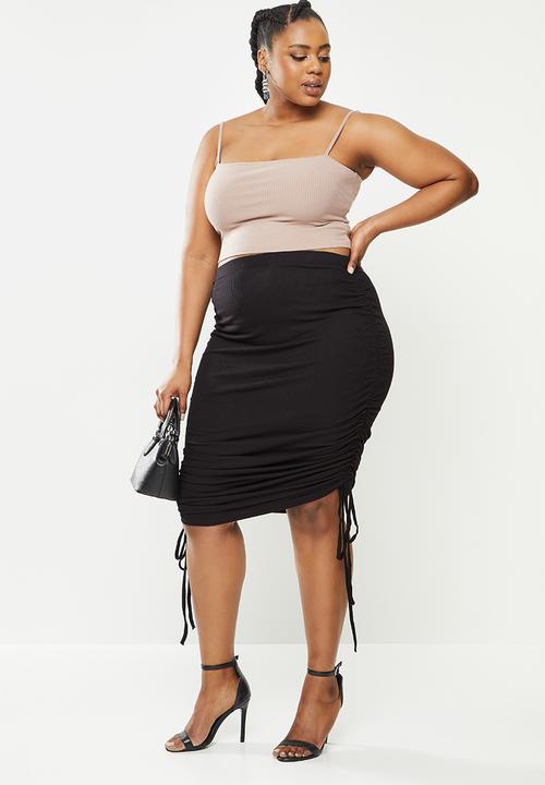 Missguided - Plus ruched midi skirt - black