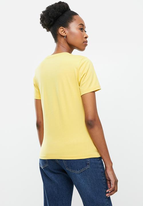 Converse - Boosted star chevron logo tee - saturn gold