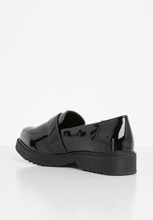Madison® - Andrea lug sole loafer - black