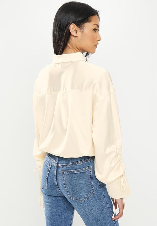Missguided - Petite ruched sleeve satin ski - hazelnut