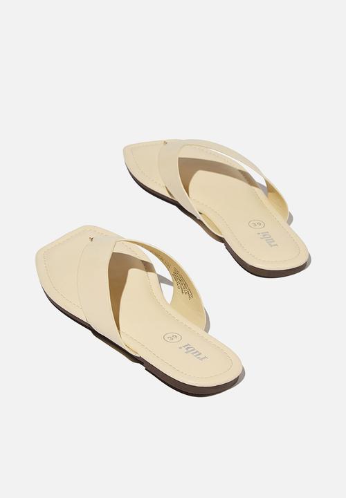 Cotton On - Everyday molly toe post sandal - butter pu