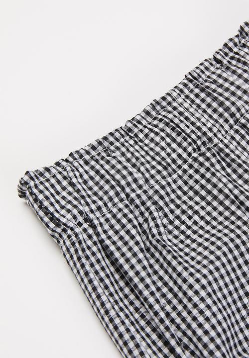 Pop Candy - Baby boys elastic waist shorts - black & white 