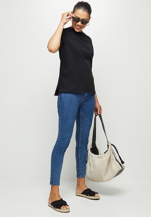 edit - Step hem cotton tee - black