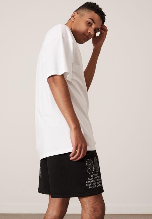 Factorie - Graphic track short - black & michigan