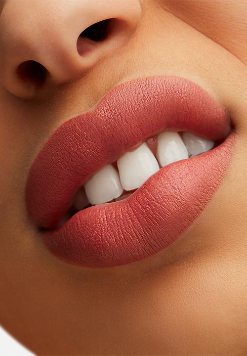 MAC - Aute Cuture Starring Rosalía Lipstick - Nuez Moscada