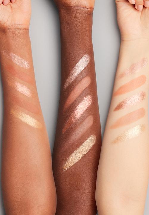 MAC - Aute Cuture Starring Rosalía Eye Shadow Palette X 10