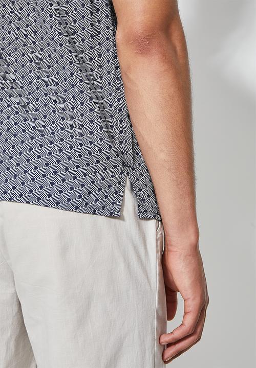 Superbalist - Regular fit pattern short sleeve shirt - navy