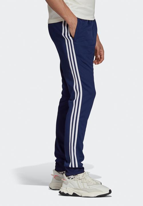 adidas Originals - ADICOLOR CLASSICS PRIMEBLUE SST TRACK PANTS- navy & white 