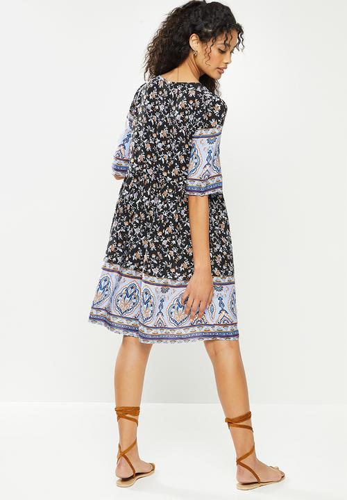 Stella Morgan - Detailed v-neck printed swing dress - multi black