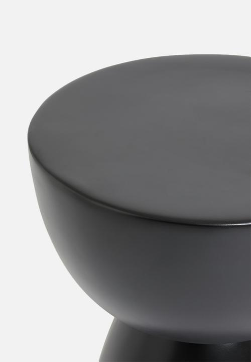 Sixth Floor - Fern outdoor side table - black