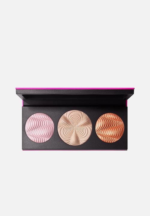 MAC - Step Bright Up Extra Dimension Skinfinish Palette - Light