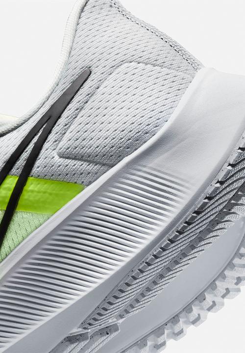 Nike - Air Zoom Pegasus 38 - barely volt/black-volt-photon dust