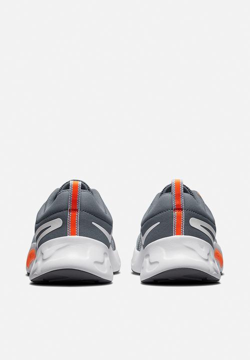 Nike - Renew Retaliation TR 3 - wolf grey/white-cool grey-total orange