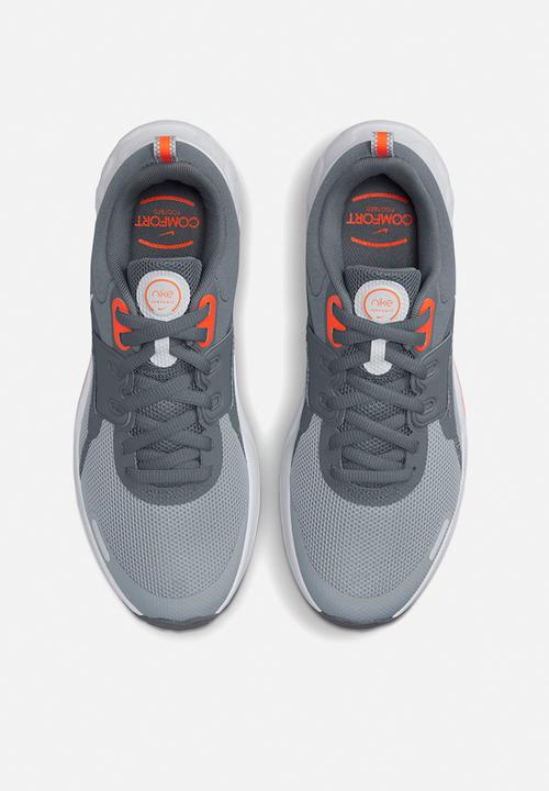 Nike - Renew Retaliation TR 3 - wolf grey/white-cool grey-total orange
