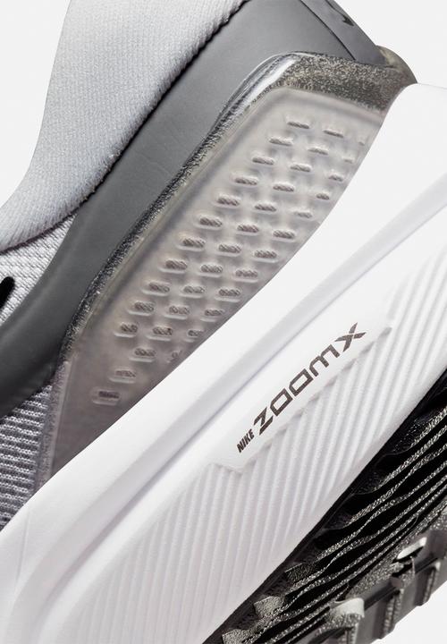 Nike - Air Zoom Vomero 16 - wolf grey/black-iron grey-lt crimson
