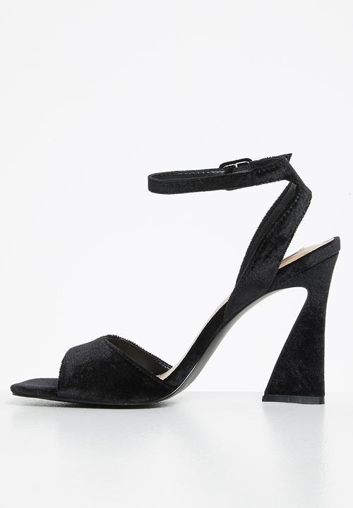 Steve Madden - Lakelyn heel - black 