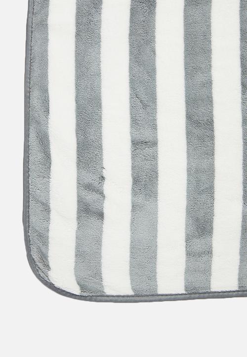 Rebel Republic - Stripe beach towel - grey & white
