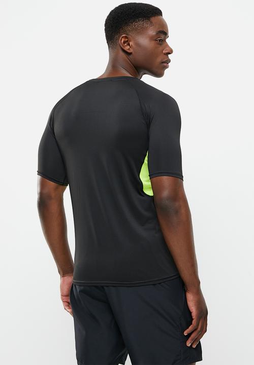 basicthread - Slim fit contrast tee - black