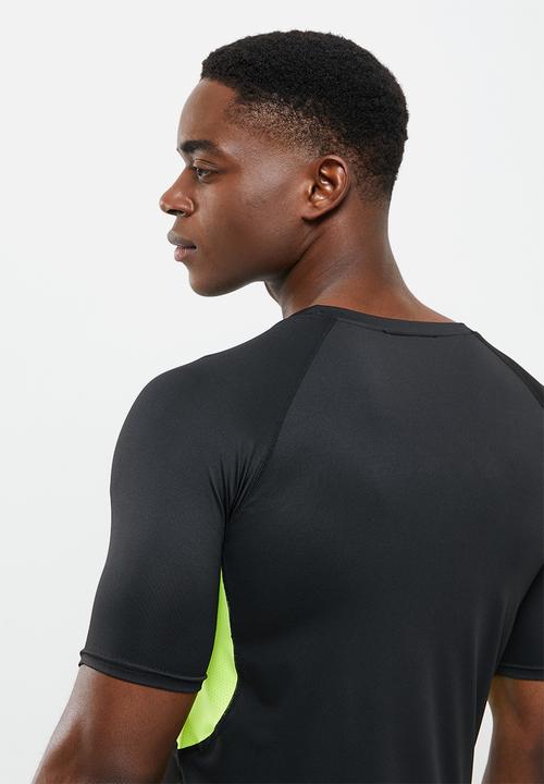 basicthread - Slim fit contrast tee - black
