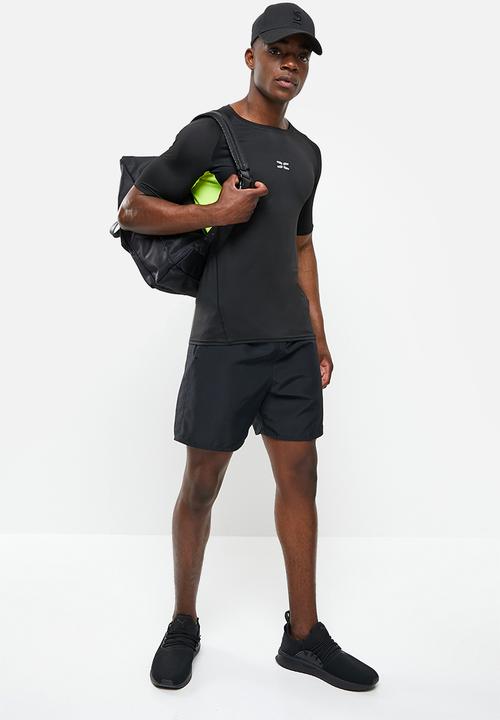 basicthread - Slim fit contrast tee - black