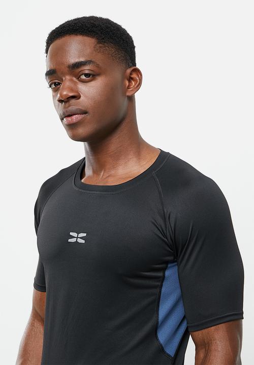 basicthread - Slim fit contrast tee - black