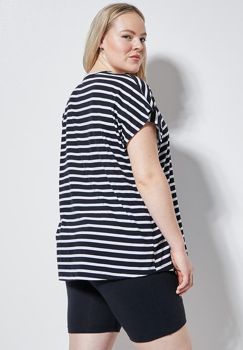 Superbalist - Grown on sleeve inset tee - black & white 