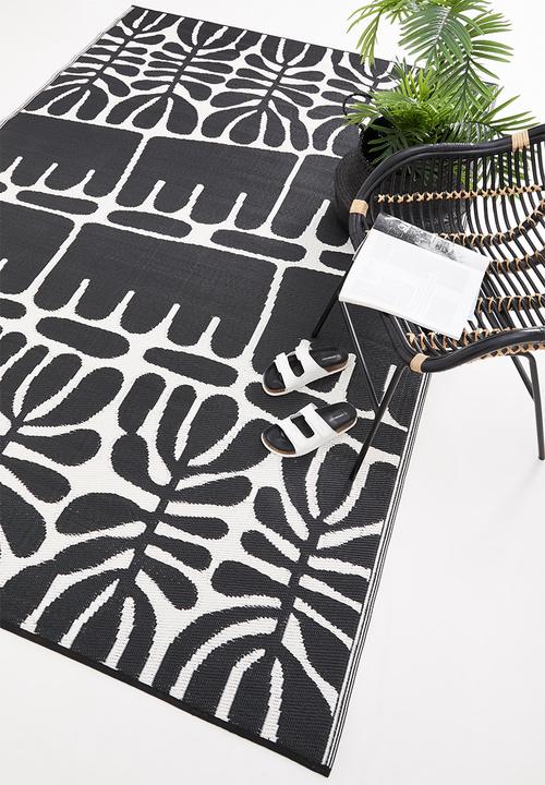 Fab Habitat - Serowe outdoor rug - black
