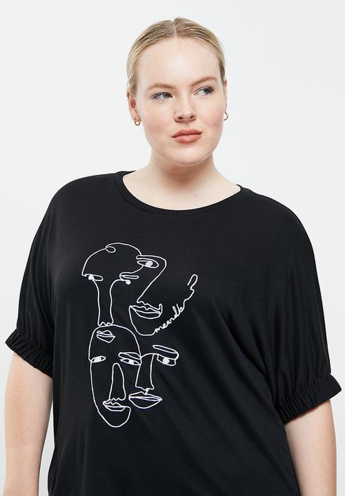 Me&B - Plus embroidered tee with sleeve detail - black