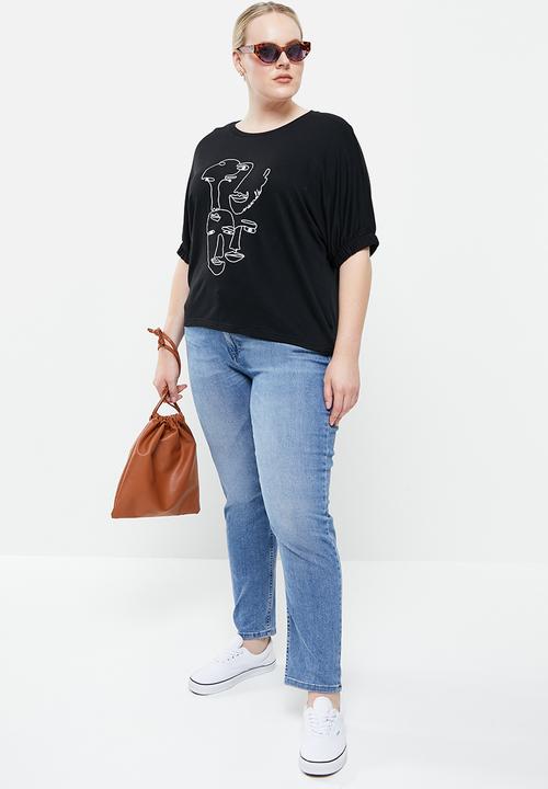 Me&B - Plus embroidered tee with sleeve detail - black