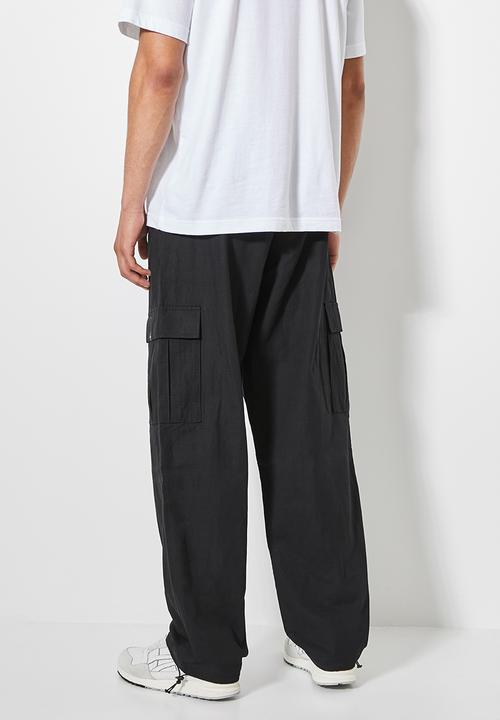 Superbalist - Carson loose cargo pants - black