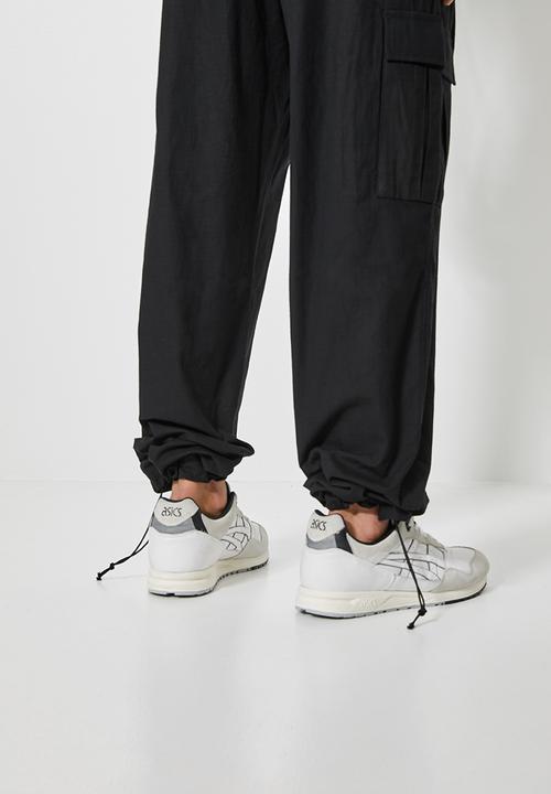 Superbalist - Carson loose cargo pants - black